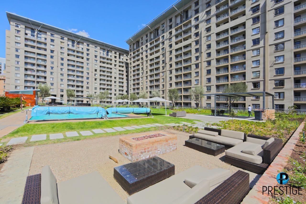 Prestige Apartments Sandton At Westpoint Johannesburg Exteriör bild