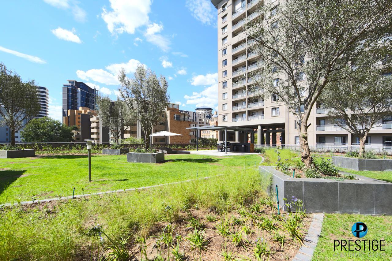 Prestige Apartments Sandton At Westpoint Johannesburg Exteriör bild